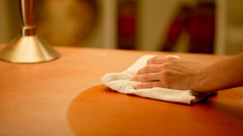 Meubelen herstellen met spuitverf