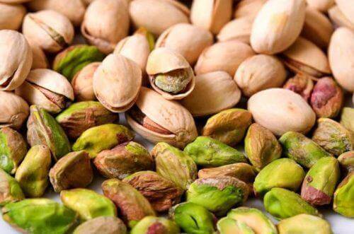 pistachenoten met en zonder schil