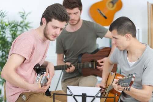 muziek een buitenschoolse activiteit voor jonge tieners
