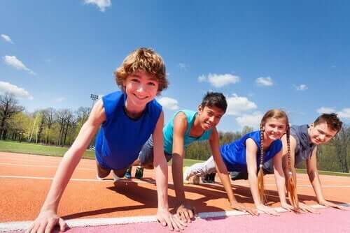 Kinderen aan het sporten