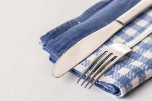 Handgemaakte bestekhouder