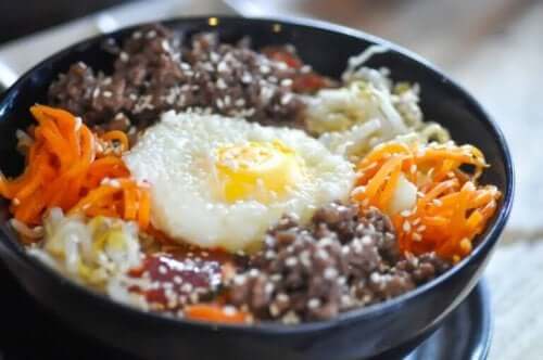 Bibimbap met ei