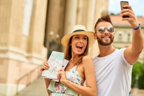 Stel maakt een selfie