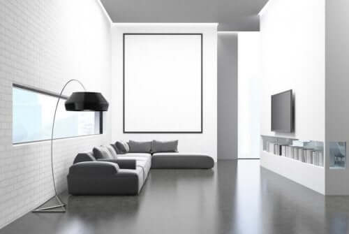 Woonkamer met minimalisme ingericht