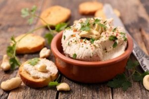 Drie heerlijke recepten voor veganistische kaas