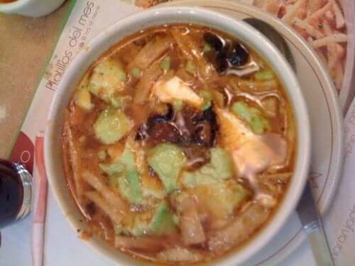 Recept voor caldo tlalpeno, Mexicaanse soep