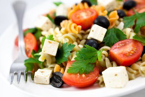 Vegetarische pastasalade