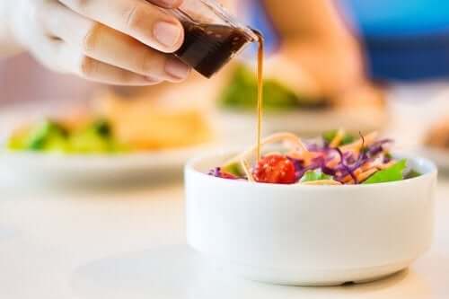 Vijf recepten voor caloriearme saladedressings