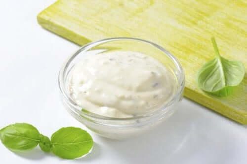 Verse knoflooksaus