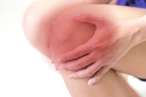 Pijnlijke en rode knie