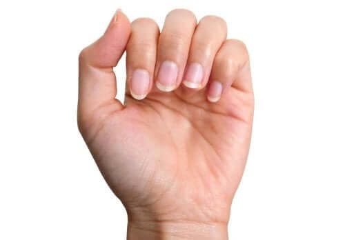 gele nagels behandelen