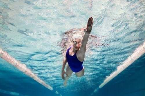 5 verrassende psychologische voordelen van zwemmen