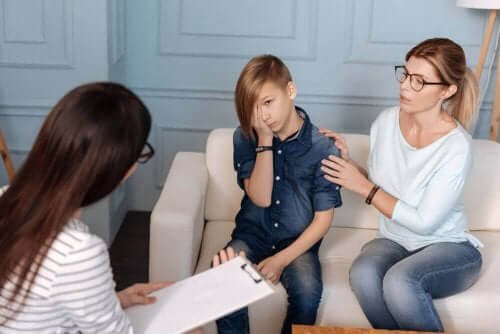Praat met een therapeut over mogelijke psychische stoornissen bij kinderen