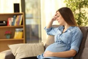 Wat is momnesia bij nieuwe moeders?