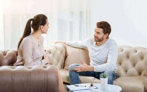 Man en vrouw aan het praten