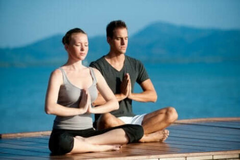 Yoga beoefenen met je partner