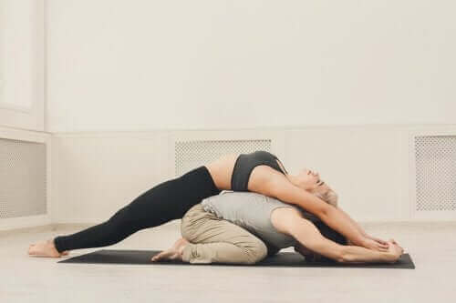 Yoga beoefenen met je partner