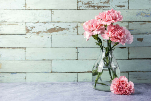 3 manieren om je glazen vazen schoon te maken