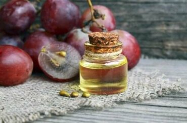Zelf antirimpelcrème maken met druivenpitolie