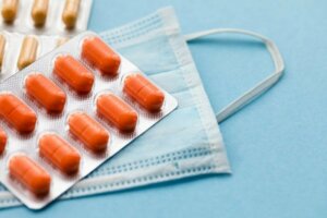 Ibuprofen en het coronavirus: gevaarlijke combinatie?