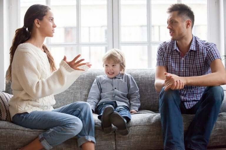 Ouders met ruzie waar hun kind bij is