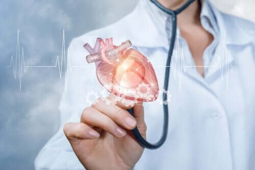 Een arts met een plastic hart 