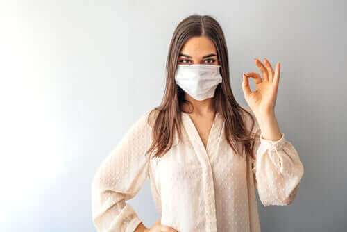 Zouden we allemaal een masker moeten dragen tegen het coronavirus?
