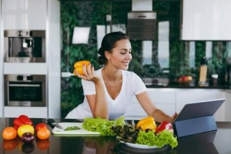 Helpt het overslaan van het diner om af te vallen?
