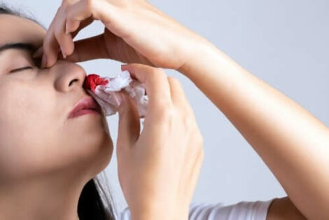 De meestvoorkomende oorzaken van een neusbloeding