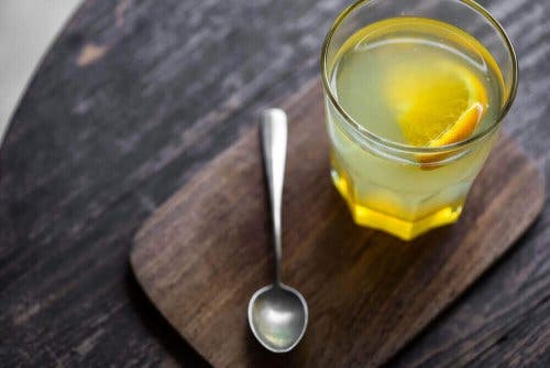 Infusie met citroen