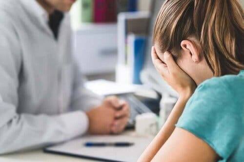 Vrouw krijgt therapie