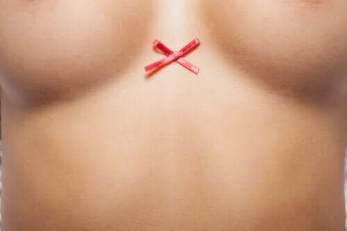 Vrouw met pink ribbon