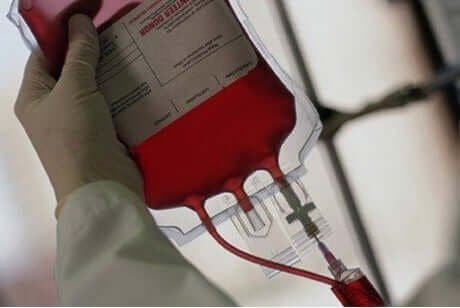 Transfusiezak met bloed