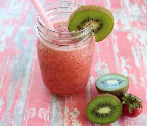 Infusie van aardbei en kiwi