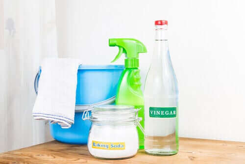 huishoudelijke schoonmaakmiddelen