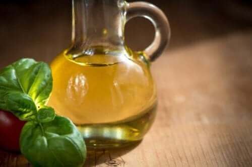 Fles met koolzaadolie