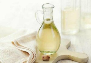 Hoe je witte azijn gebruikt om je huis schoon te maken