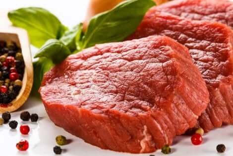 Rood vlees met een hoog urinezuurgehalte