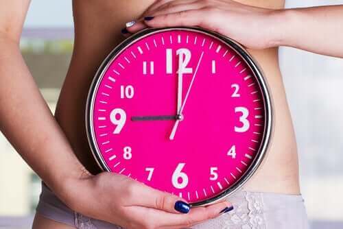 Synchroniseert de menstruatie van vrouwen