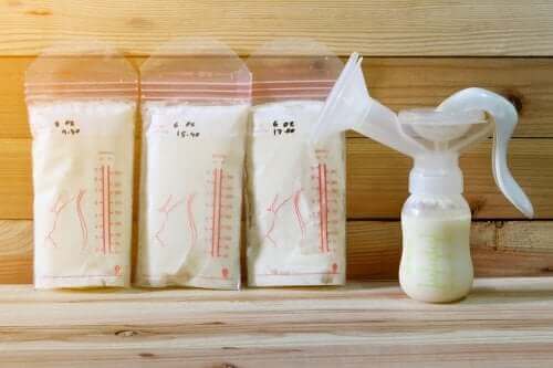 Hoe moet je moedermelk bewaren?