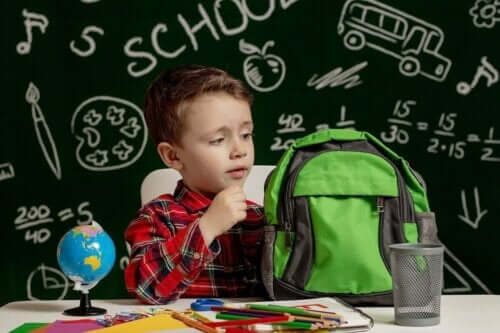 Schoolkind met rugtas