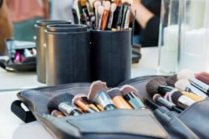 Tips om je make-up tasje schoon te houden