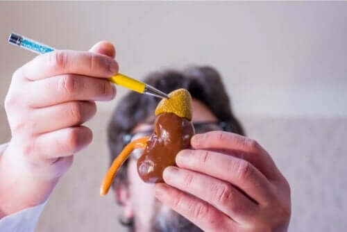 Een dokter die bijnieren laat zien