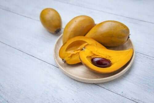 Fruit op een bord
