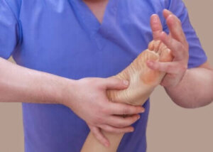 Hoe lang duurt plantaire fasciitis?