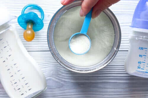 De juiste melk voor baby’s bevat geen toegevoegde suikers