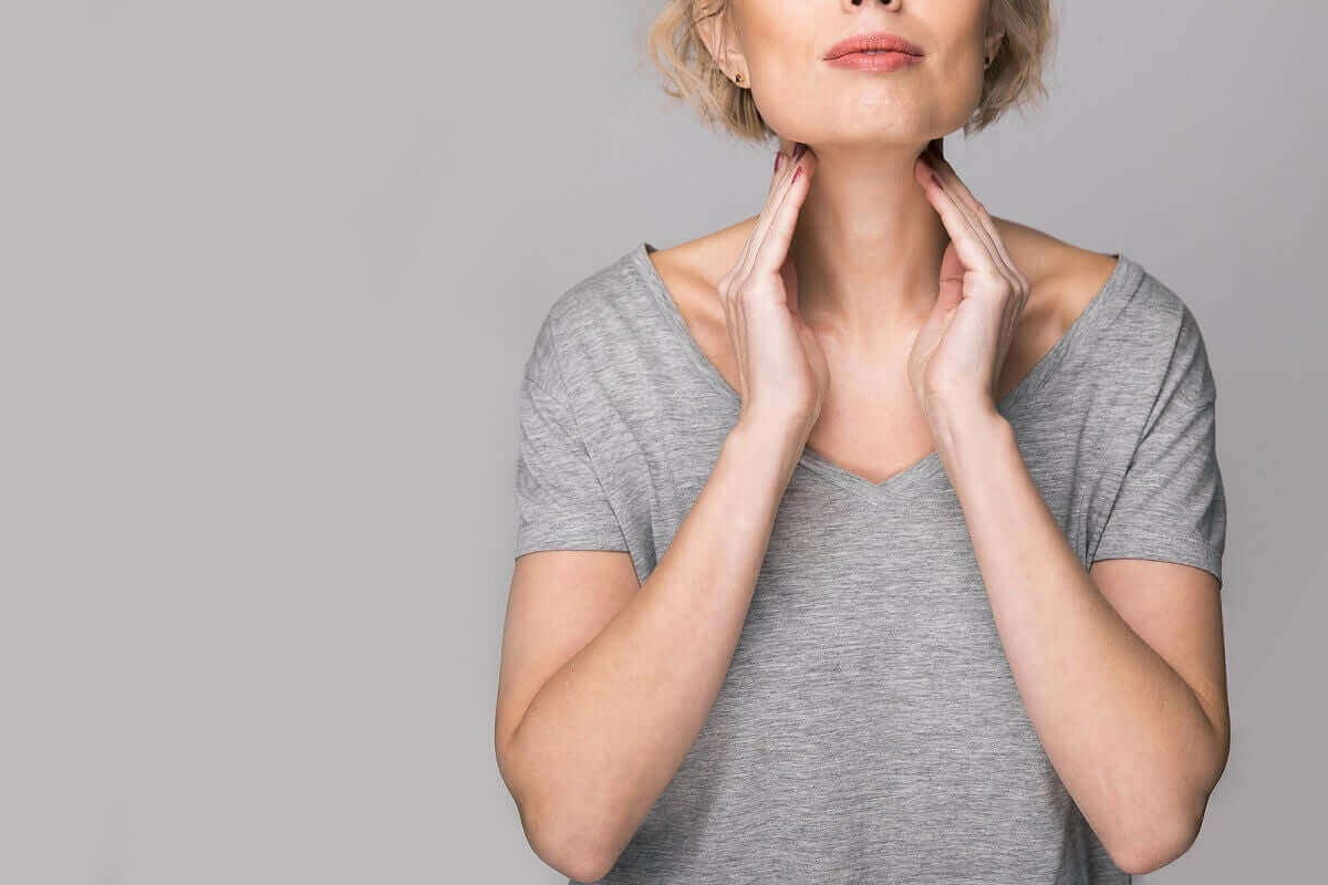 Vrouw heeft problemen met haar stembanden