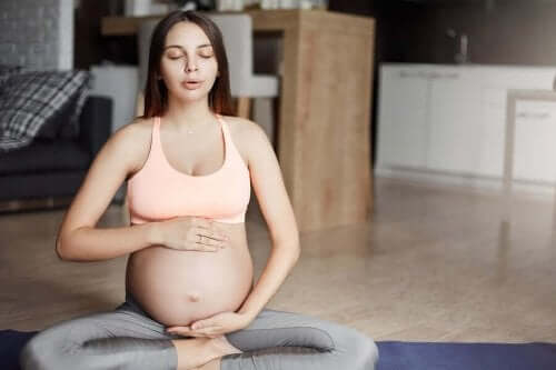 Alles wat je moet weten over prenatale yoga