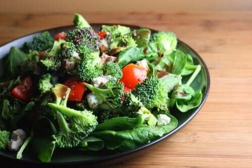 Broccoli salade