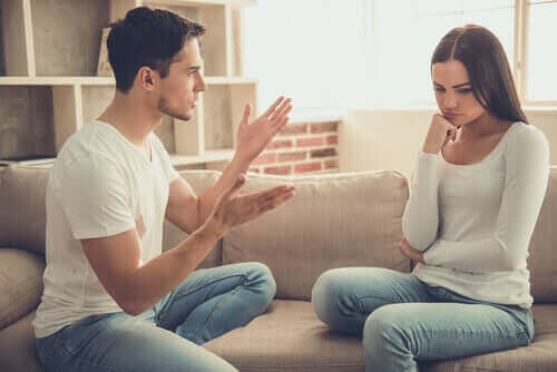 Man en vrouw zijn boos op elkaar